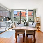 Spacious Top-floor With View And Private Balcony Apartment *