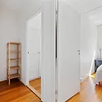 Apartmán Spacious Top-floor With View And Private Balcony