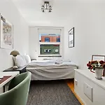 公寓 Spacious Top-floor With View And Private Balcony