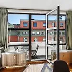 公寓 Spacious Top-floor With View And Private Balcony