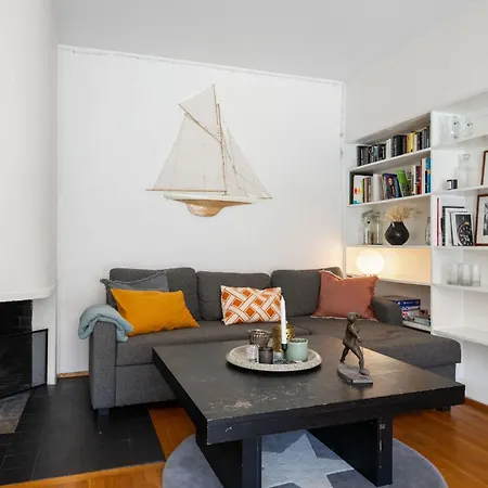 Spacious Top-floor With View And Private Balcony 公寓 *