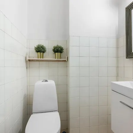 Apartamento Spacious Top-floor With View And Private Balcony