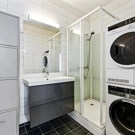 Spacious Top-floor With View And Private Balcony Apartamento *