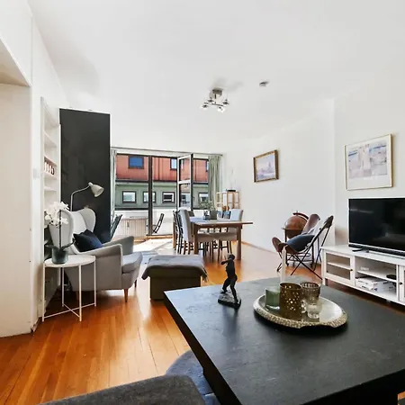 Spacious Top-floor With View And Private Balcony Apartamento Bergen