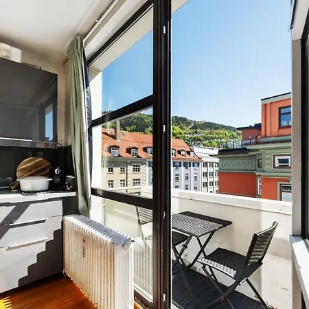 Apartamento Spacious Top-floor With View And Private Balcony Bergen