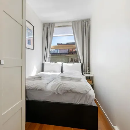 Spacious Top-floor With View And Private Balcony 公寓