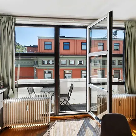 Apartamento Spacious Top-floor With View And Private Balcony